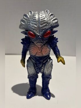 Ultraman Monster Kaiju Bandai Vintage Toy Soft Vinyl Figure 1996 - Alien Benzene